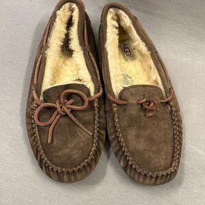UGG Men's Brown Moccasin Slippers size 8 cozy comfy cabin winter house shoes